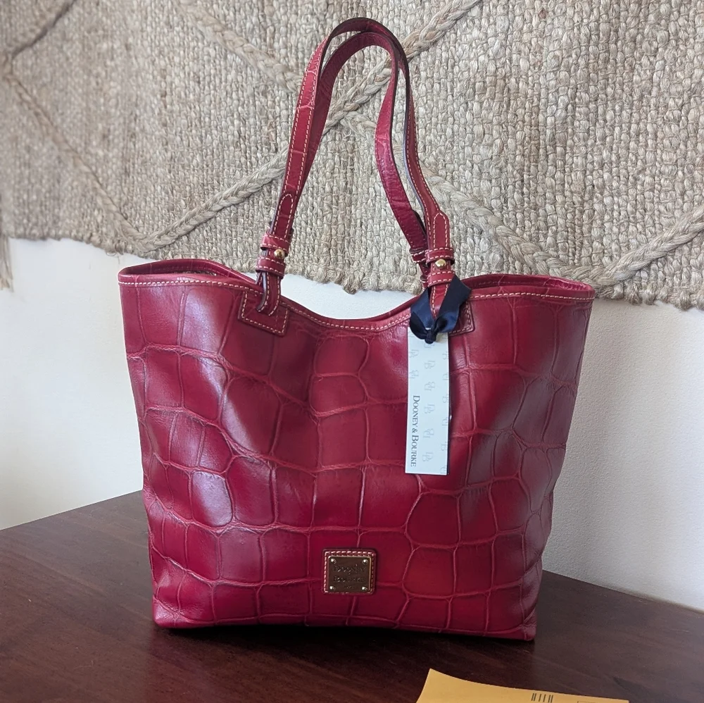 *SOLD* NWT Dooney & Bourke Women's Red Embossed Leather Medium East West Tote - Picture 16 of 17